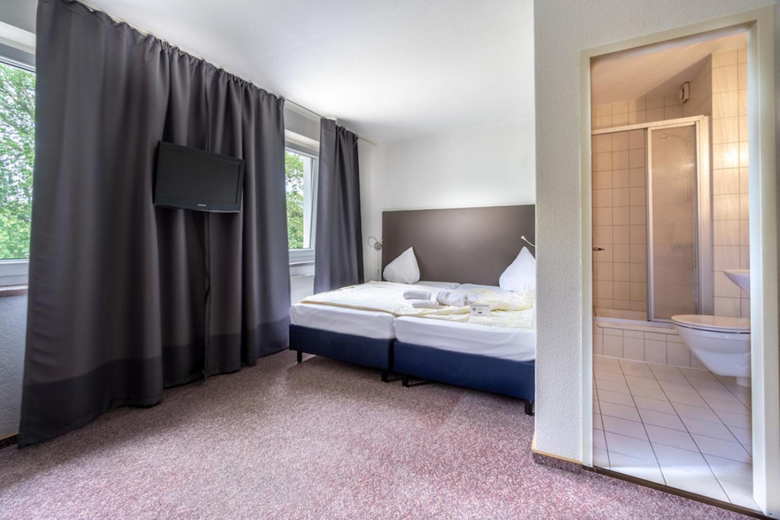 Sl'Otel Budget Bernburg Exterior foto