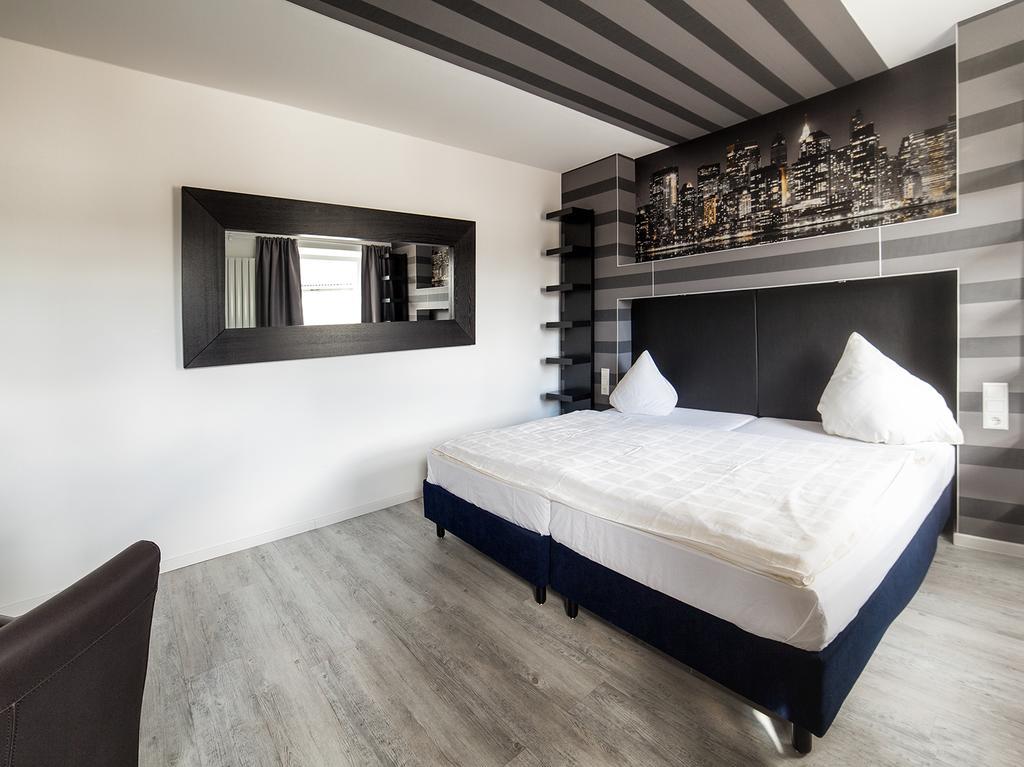 Sl'Otel Budget Bernburg Quarto foto